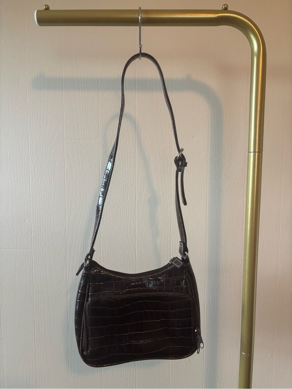 “Amanda Smith” Crocodile-Embossed Dark Brown Shoulder Bag